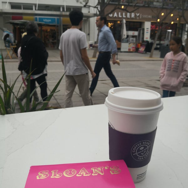 Photo taken at The Coffee Bean &amp; Tea Leaf by Dr S. on 6/6/2019