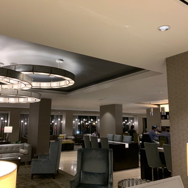 Снимок сделан в DoubleTree by Hilton Hotel &amp; Suites Houston by the Galleria пользователем Emerson A. 11/2/2018
