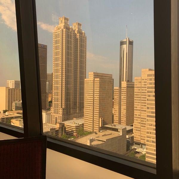 Foto diambil di Hilton Atlanta oleh Emerson A. pada 5/23/2019