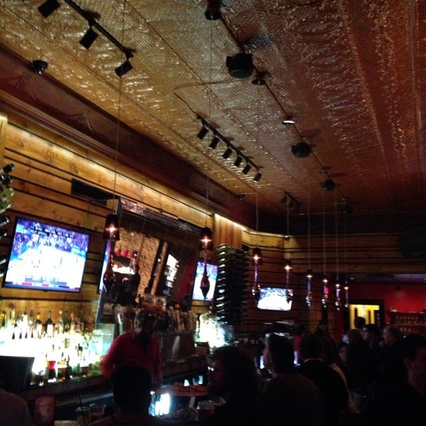 1/18/2014 tarihinde Emerson A.ziyaretçi tarafından Amici Ristorante &amp; Bar'de çekilen fotoğraf