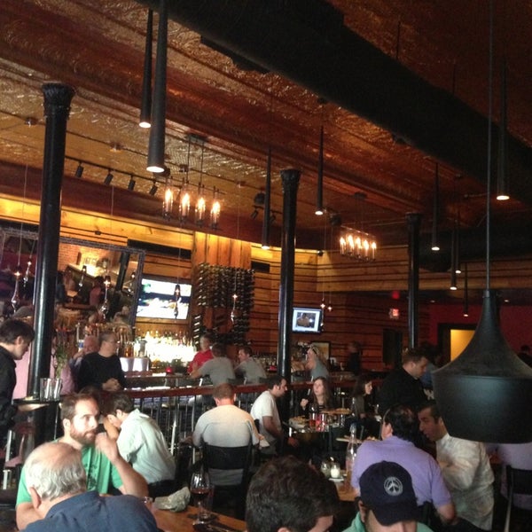 7/31/2013 tarihinde Emerson A.ziyaretçi tarafından Amici Ristorante &amp; Bar'de çekilen fotoğraf