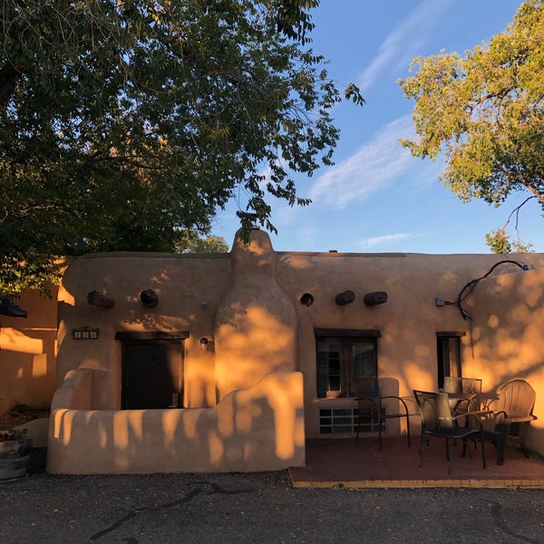 10/3/2019 tarihinde Will T.ziyaretçi tarafından Sagebrush Inn Taos'de çekilen fotoğraf