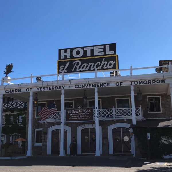 10/1/2019에 Will T.님이 El Rancho Hotel에서 찍은 사진