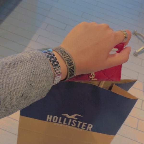 hollister kings plaza number