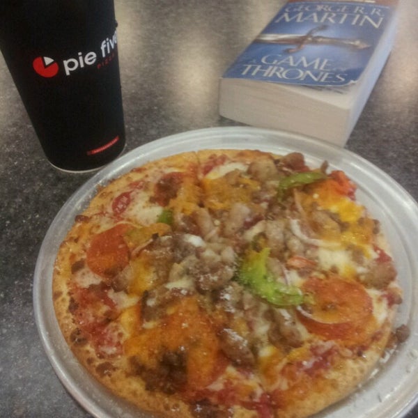 6/20/2013にKameron P.がPie Five Pizzaで撮った写真