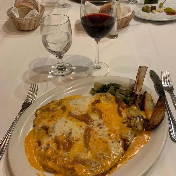 Das Foto wurde bei Dimora Restaurant von John Z. am 1/17/2019 aufgenommen