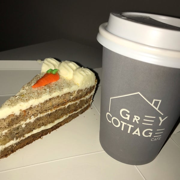 Foto tirada no(a) GREY COTTAGE CAFE por Waneesa Z. em 7/21/2019