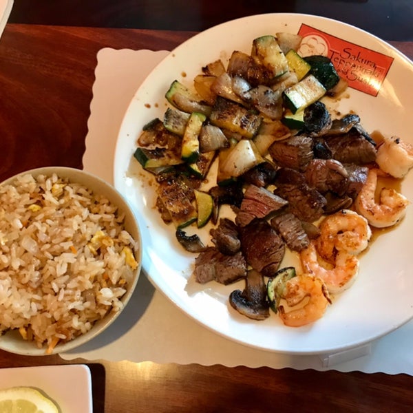 9/16/2019에 Sherry H.님이 Sakura Teppanyaki and Sushi에서 찍은 사진