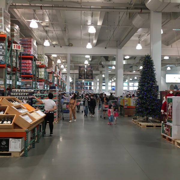 Photo taken at Costco by Lucas F. on 11/18/2021