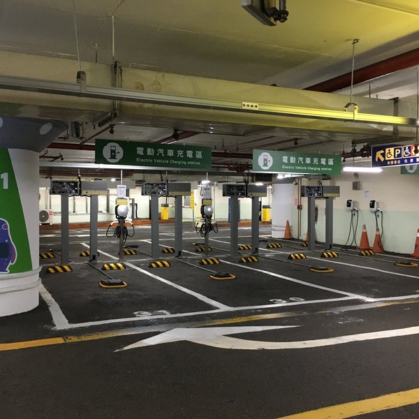 Photos At 松壽地下停車場 Xinyi Qu 0 Tips