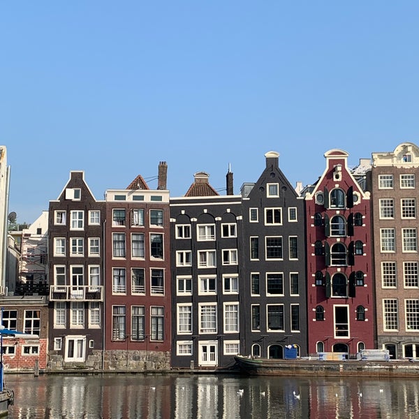 Photo taken at Amsterdam Tulip Museum by Maja on 7/25/2019