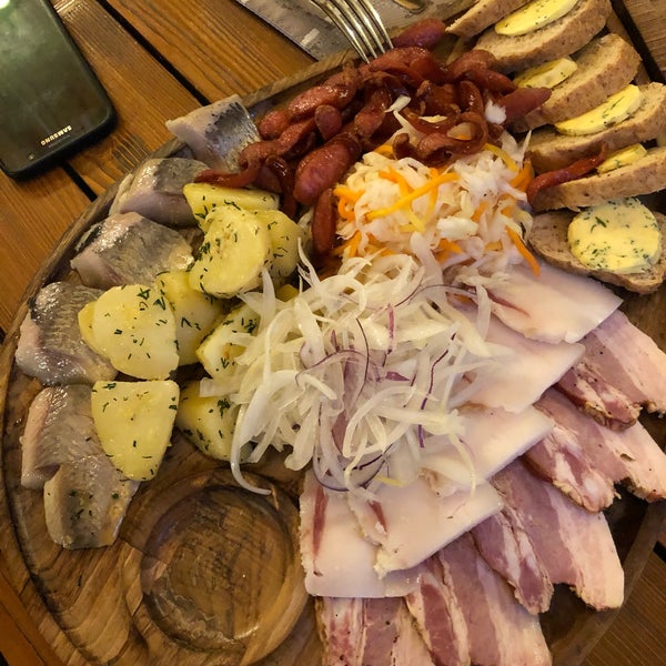 Foto tirada no(a) Pétrovič Restaurant por Mikhail U. em 4/2/2019