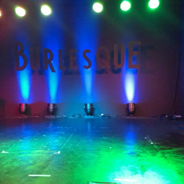 Foto tomada en Teatro Burlesque  por 35Hz S. el 12/5/2013