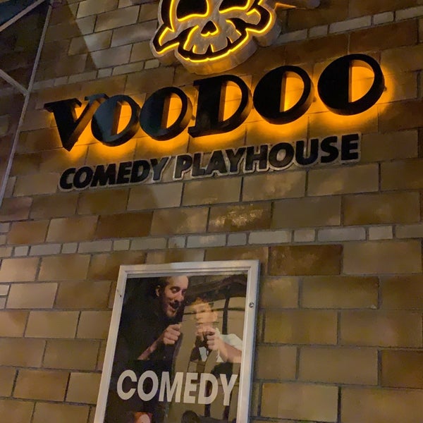 Foto tomada en RISE Comedy - Bar • Comedy • Lounge  por FEEF el 10/13/2019