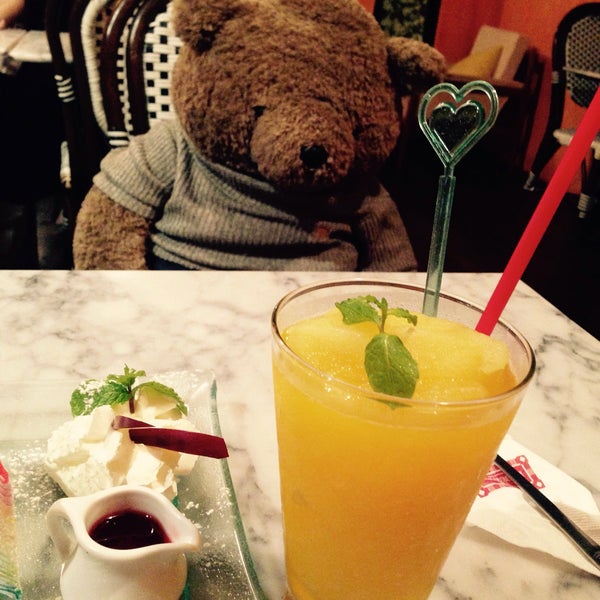 3/6/2015にkob r.がThe Fabulous Dessert Cafeで撮った写真