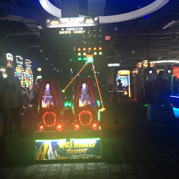 Photo taken at Dave &amp; Buster&#39;s by Gerald B. on 5/13/2017