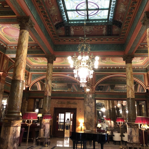 Foto diambil di Hotel Metropole oleh Yana Z. pada 10/3/2019