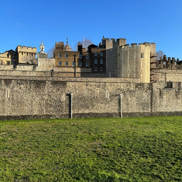 รูปภาพถ่ายที่ Tower of London โดย Kham k. เมื่อ 1/26/2024