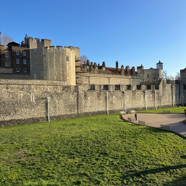 Foto diambil di Tower of London oleh Kham k. pada 1/26/2024