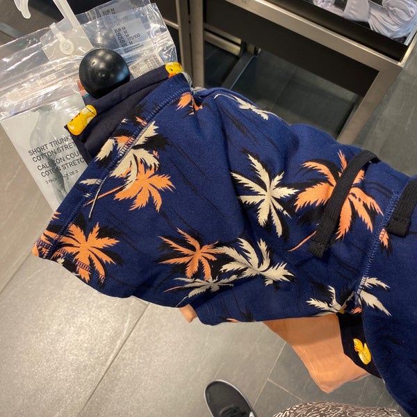 h&m victoria gardens hours