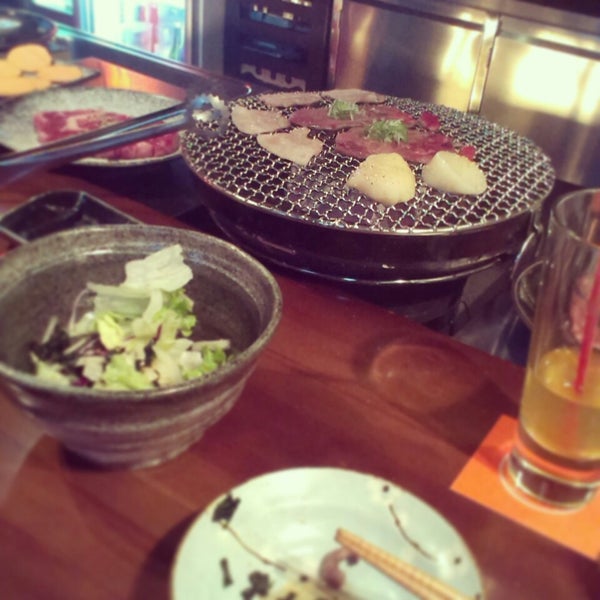 รูปภาพถ่ายที่ Yaku Japonské BBQ โดย Daniel S. เมื่อ 5/8/2014