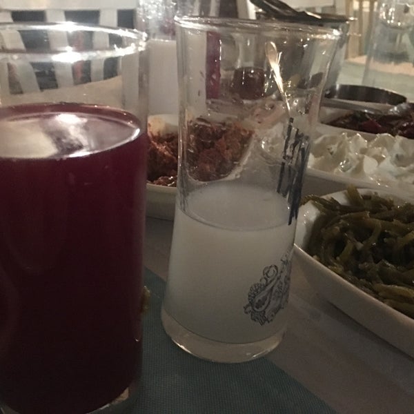 Foto diambil di Balıklı Bahçe Et ve Balık Restoranı oleh DLra . pada 10/6/2017