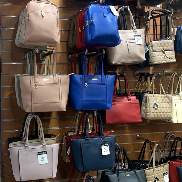 Photos Bleu Cerise Valence Victor Hugo Magasin de bagages