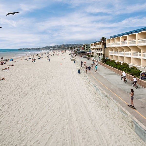 7/8/2013 tarihinde Blue Sea Beach Hotelziyaretçi tarafından Blue Sea Beach Hotel'de çekilen fotoğraf