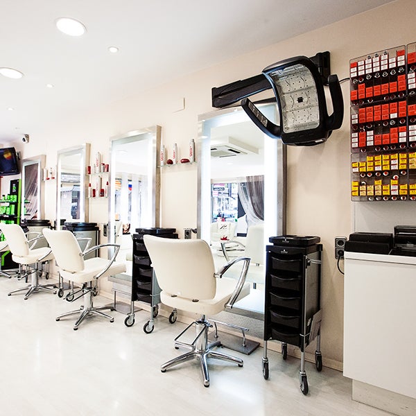 Hair & beauty salon
