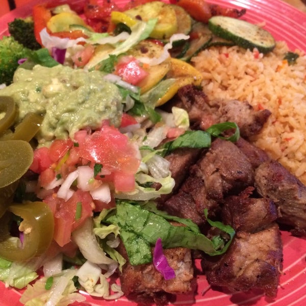 Photo taken at Pepper&#39;s Mexican Grill &amp; Cantina by Shinnie on 3/29/2014