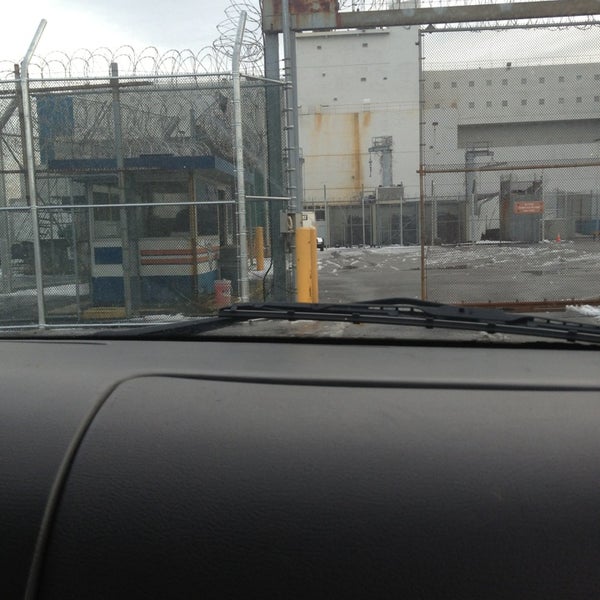 Das Foto wurde bei Rikers Island Correctional Facility von Samuel P. am 3/8/2013 aufgenommen