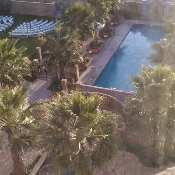 รูปภาพถ่ายที่ Hotel Encanto De Las Cruces โดย tanya j. เมื่อ 11/13/2014