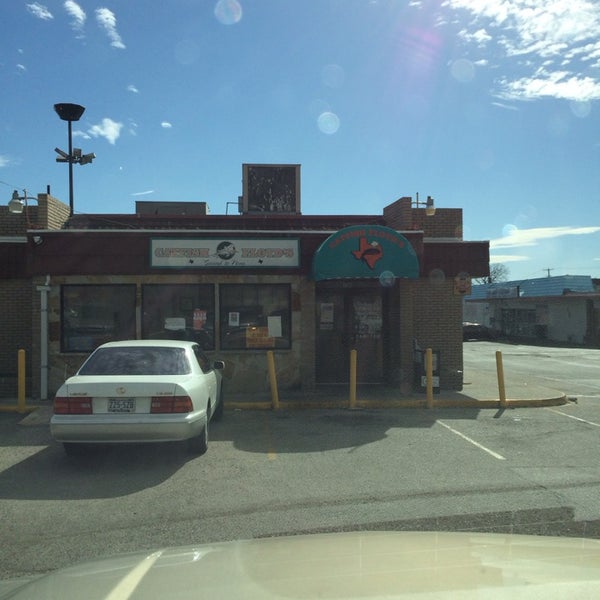 Catfish Floyd's Dallas'ta Güney Yemekleri Restoranı