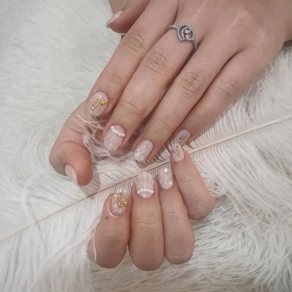 got my nails done again today.so so happy with them！ they are truly the best and really take their time to achieve perfection.you won’t regret coming here!