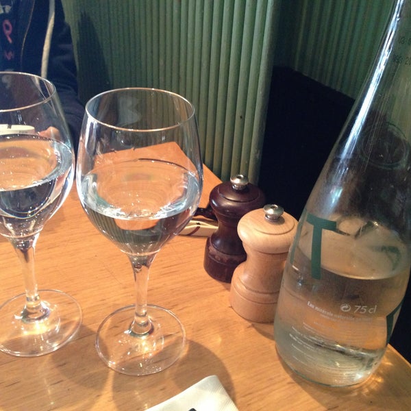 5/13/2013 tarihinde Hooon♥ 박.ziyaretçi tarafından Restaurant du Palais Royal'de çekilen fotoğraf