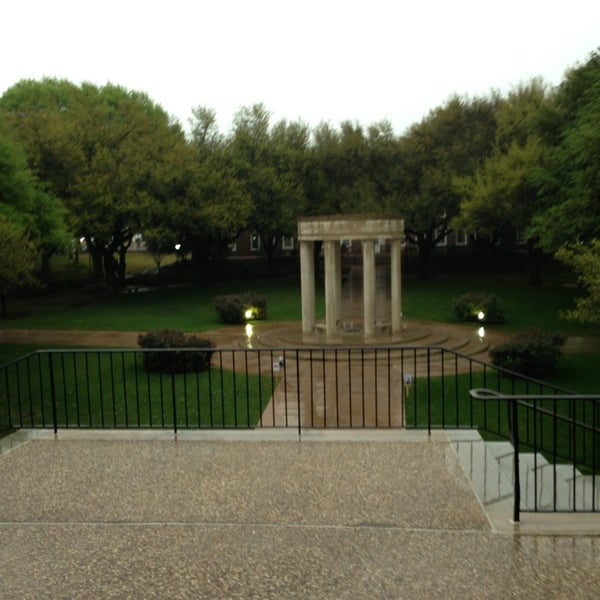 Underwood Law Library Biblioteca en Dallas
