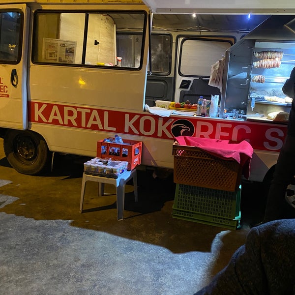 รูปภาพถ่ายที่ Kartal Kokoreç โดย Serkan Y. เมื่อ 11/13/2021