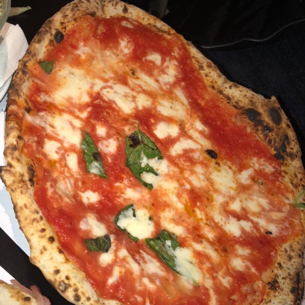 4/3/2019 tarihinde Close ❌❌ziyaretçi tarafından NAP Neapolitan Authentic Pizza'de çekilen fotoğraf