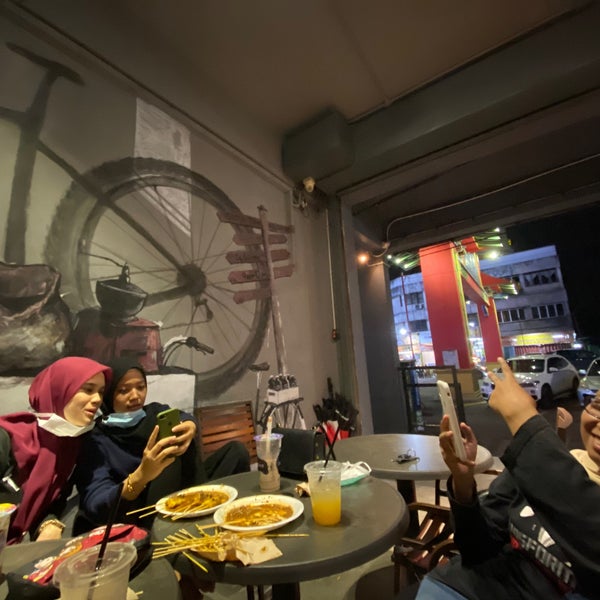 Arnold Cycling Cafe Pt 259 260