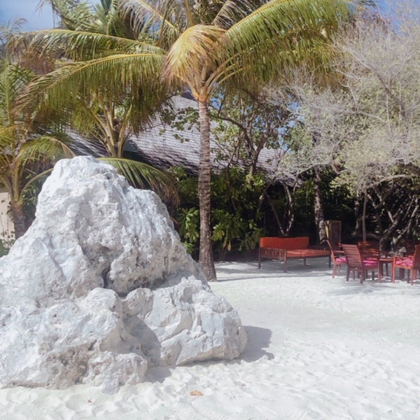 Foto tirada no(a) Olhuveli Beach &amp; Spa Resort por S em 6/17/2021