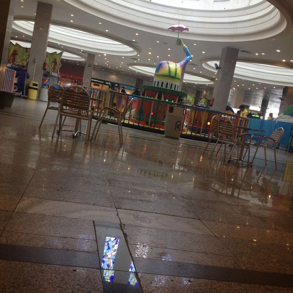 Foto scattata a Heraa Mall da Ahmed H. il 4/25/2013