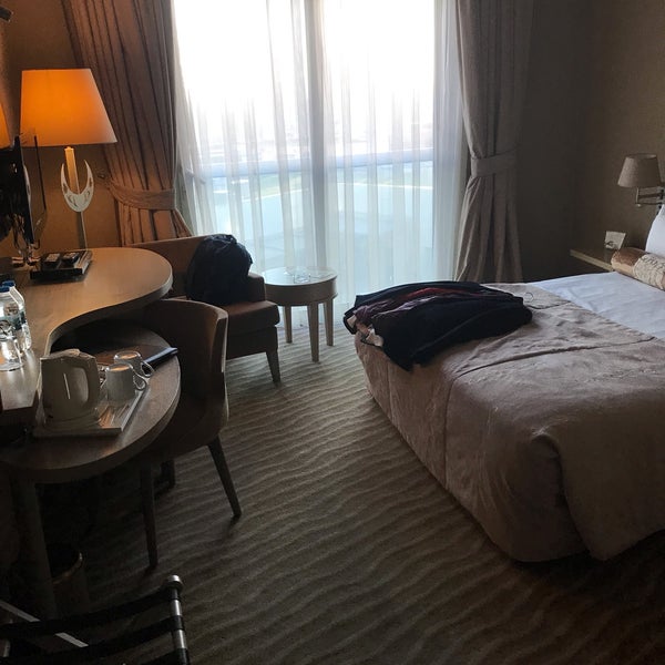 Photo prise au DoubleTree by Hilton Istanbul Atasehir Hotel &amp; Conference Centre par DağhaN le10/1/2019