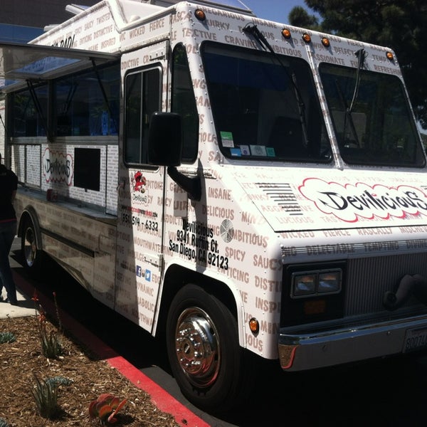 Photo taken at Devilicious Food Truck by Yaritza V. on 4/12/2013