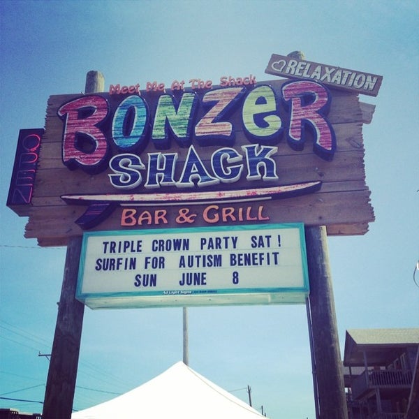 Photo taken at Bonzer Shack by Lauren W. on 6/8/2014