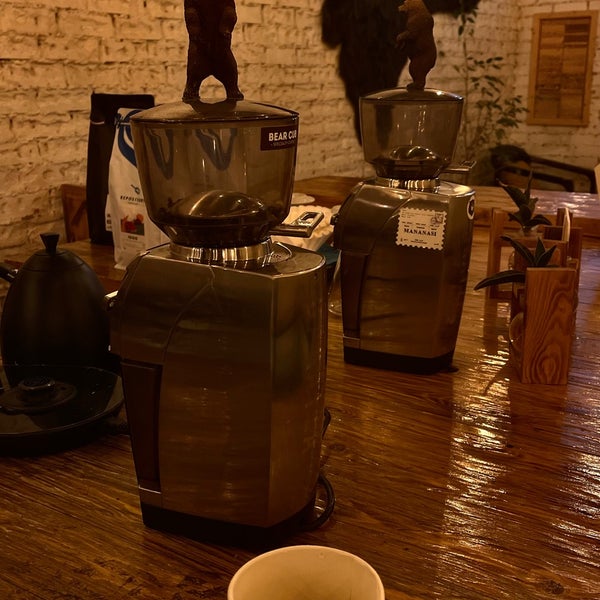 12/10/2022 tarihinde nasser.93ziyaretçi tarafından BEAR CUB ®️ Specialty coffee Roasteryمحمصة بير كب للقهوة المختصة'de çekilen fotoğraf