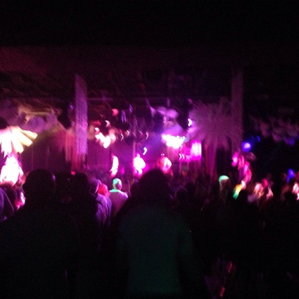 Foto tirada no(a) TRADE Nightclub por Giovanni E. em 11/29/2013