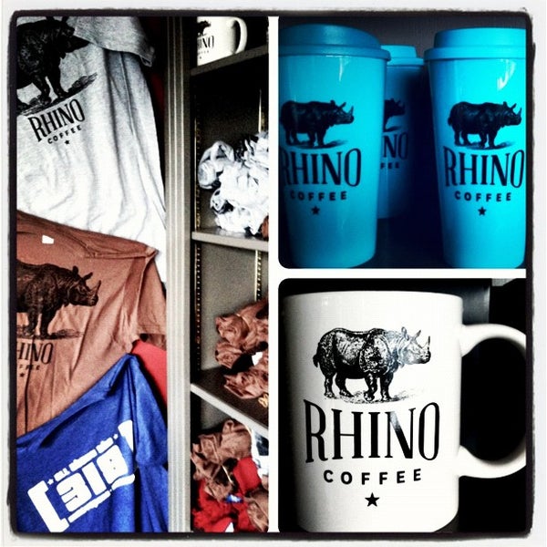 รูปภาพถ่ายที่ Rhino Coffee โดย Mark เมื่อ 8/27/2012