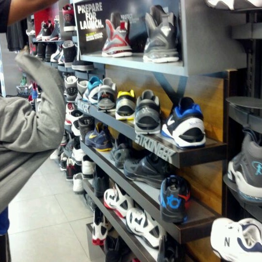 Photos at Foot Locker - 1165 Annapolis Mall
