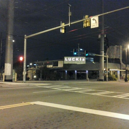 Снимок сделан в Luckie Marietta District in Downtown Atlanta пользователем Shon M. 11/19/2011