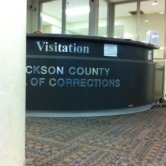 Should Kansas City build a new jail? Share with Jackson County? It must  decide soon